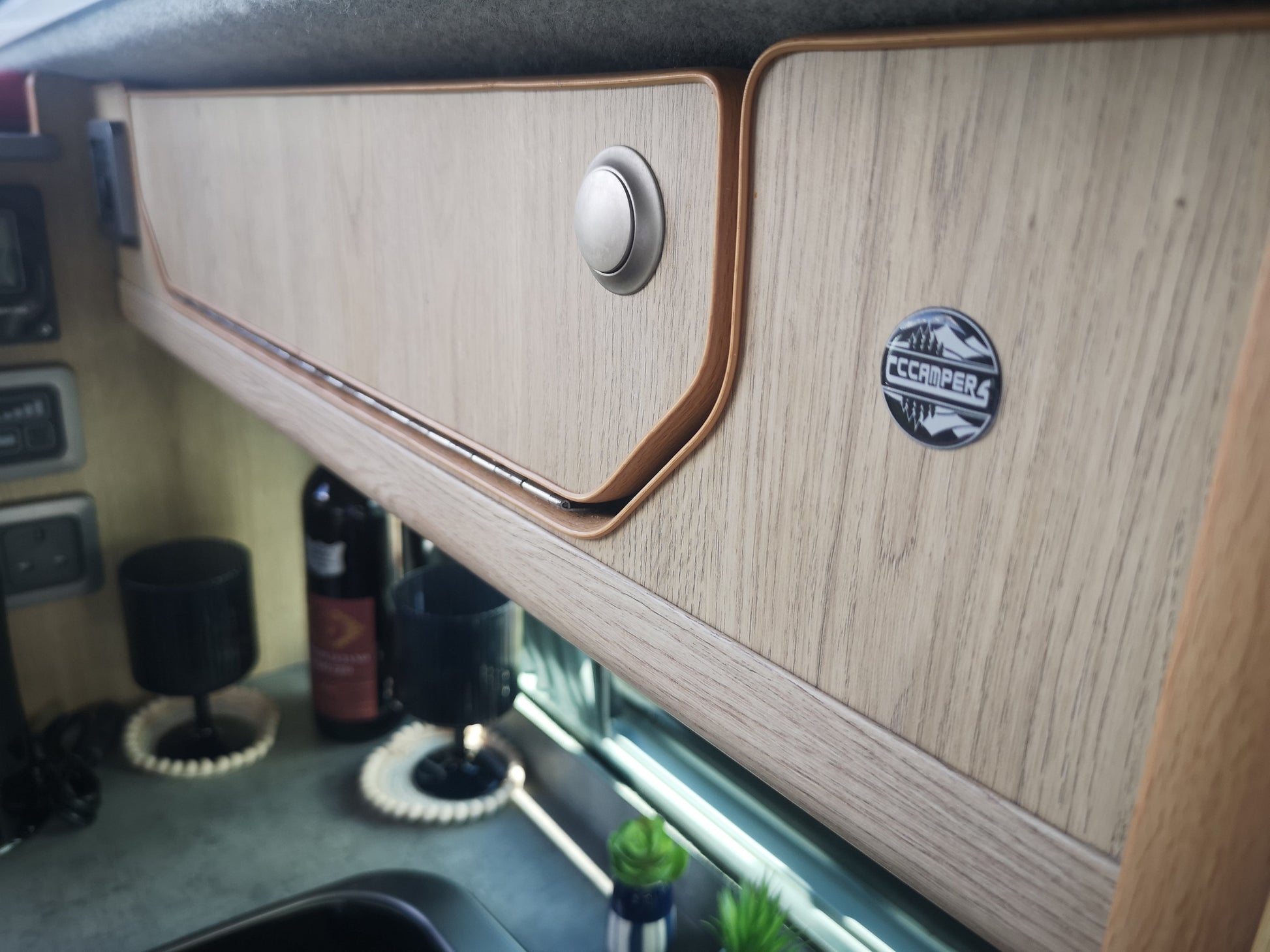 'Mamble' Camper van Conversion for the Renault Trafic, Nissan NV300 & Fiat Talento - cccampers.myshopify.com