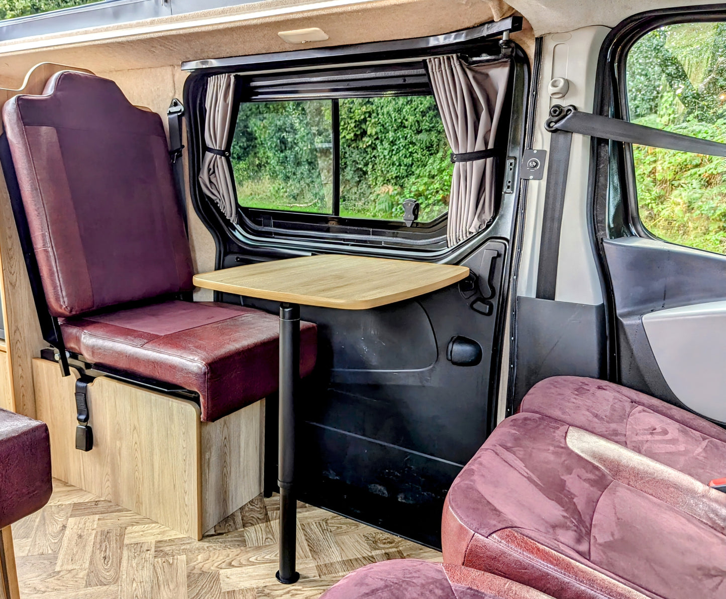 CCCAMPERS Escape Camper Twin Conversion for Renault Trafic, Nissan NV300 Primastar, Transit Custom, Volkswagen Transporter and Vauxhall Vivaro MK 1 & MK 2