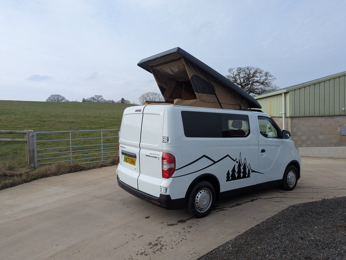 Stargaze Pop Up Rear Elevating Roof and Window fitting service for the SAIC Maxus edeliver 3 ED3 Campervan 2020>