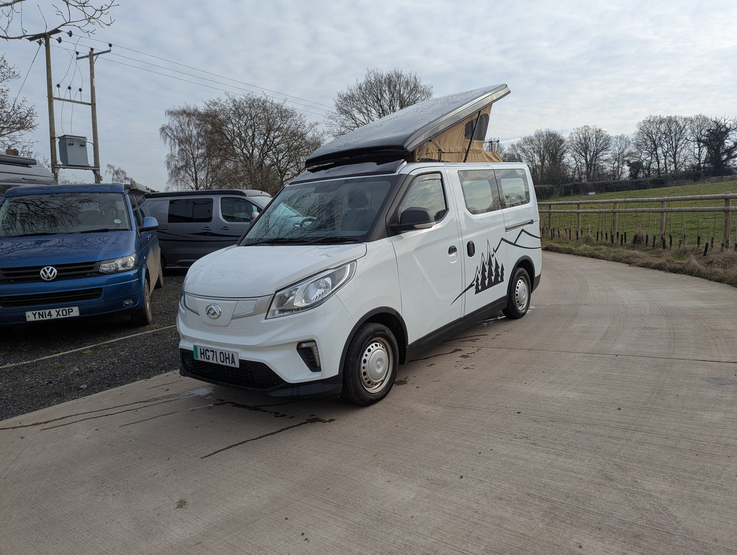 Maxus eDeliver 3 Ultimate Side Kitchen Layout Campervan Conversion – A True Camper with Comfort, Style & Adventure in One!