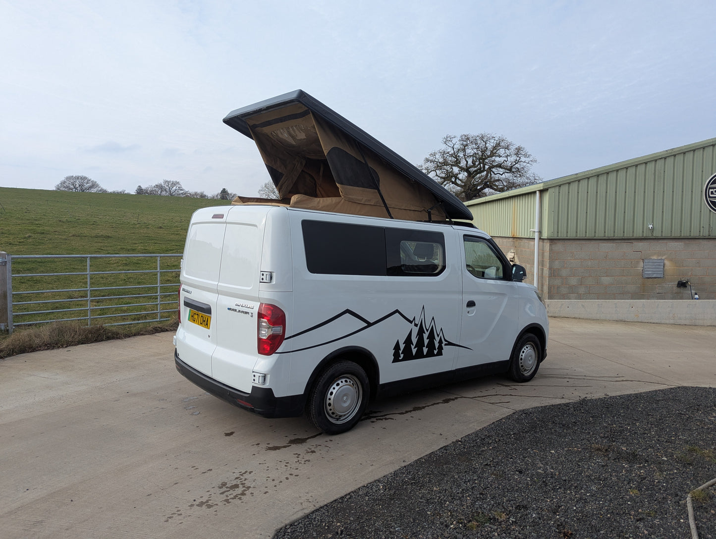 Stargaze Pop Up Rear Elevating Roof and Window fitting service for the SAIC Maxus edeliver 3 ED3 Campervan 2020>