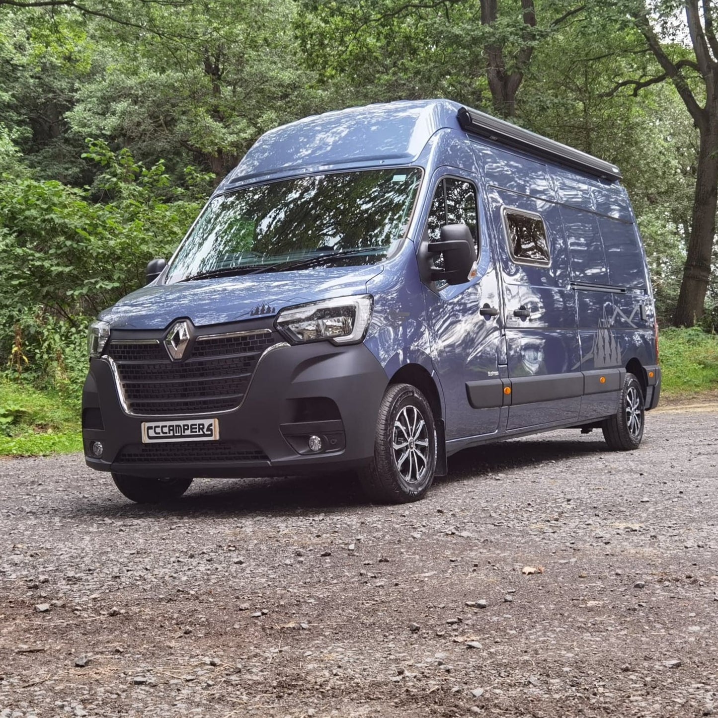 THE 'ABBERLEY' RENAULT MASTER WITH AN AUTOMATIC OPTION BY CCCAMPERS - cccampers.myshopify.com