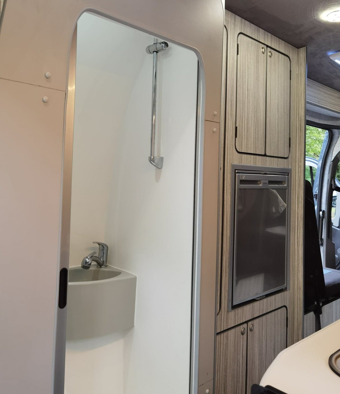 THE 'ABBERLEY' RENAULT MASTER WITH AN AUTOMATIC OPTION BY CCCAMPERS - cccampers.myshopify.com