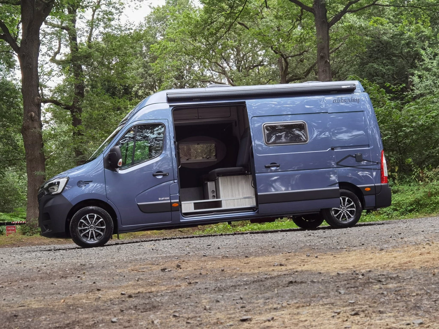 THE 'ABBERLEY' RENAULT MASTER WITH AN AUTOMATIC OPTION BY CCCAMPERS - cccampers.myshopify.com