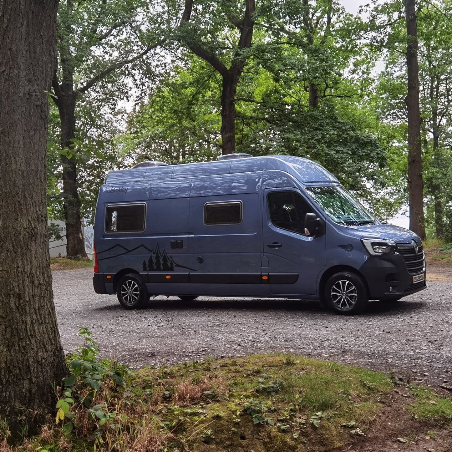 THE 'ABBERLEY' RENAULT MASTER WITH AN AUTOMATIC OPTION BY CCCAMPERS - cccampers.myshopify.com