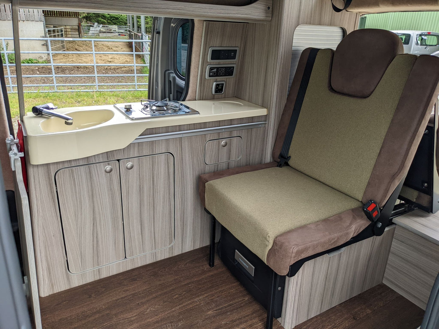 The Bliss Solo Single Rock 'n' Roll bed for Nissan Nv200 2009+ Renault Trafic & Nissan NV300 2014+ - cccampers.myshopify.com
