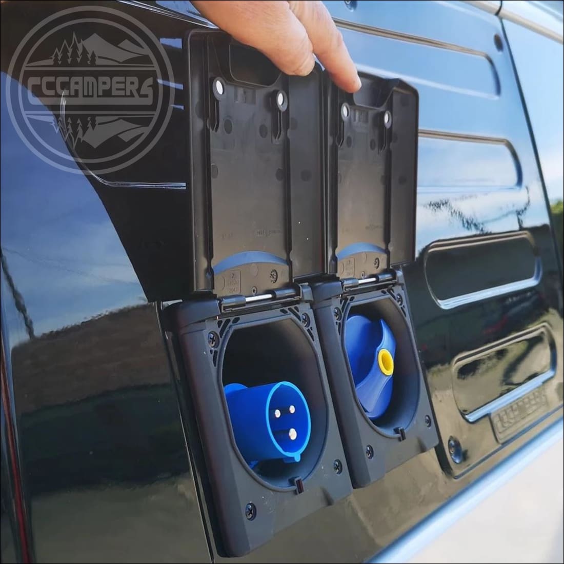 Utility panel for Renault Trafic, Vauxhall Vivaro & Nissan Primastar 2001 - 2013 Black GRP - cccampers.myshopify.com